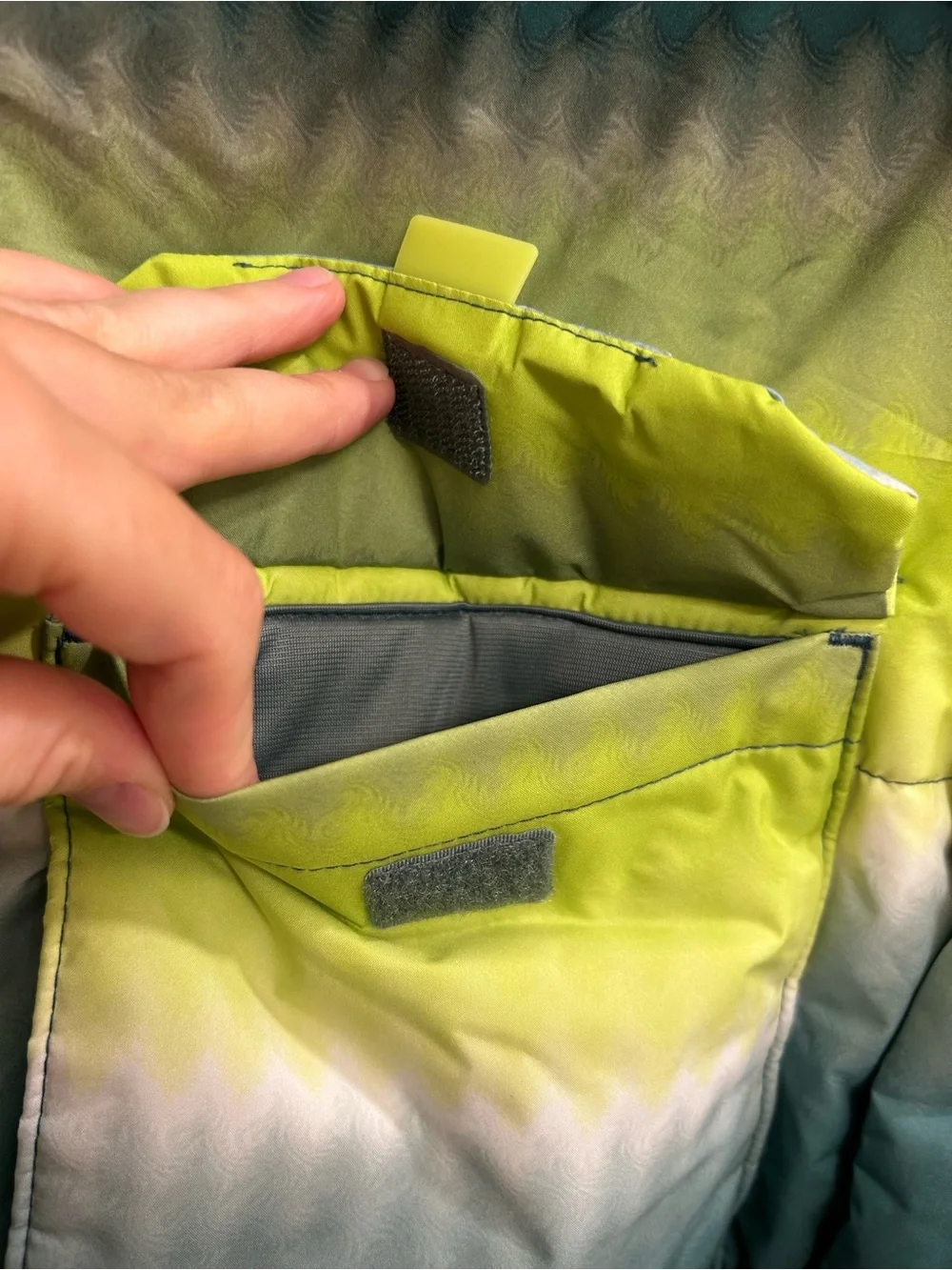 NWT All in Motion Boys' Short Puffer Jacket - Green Ombre Zigzag (Size XL 14)